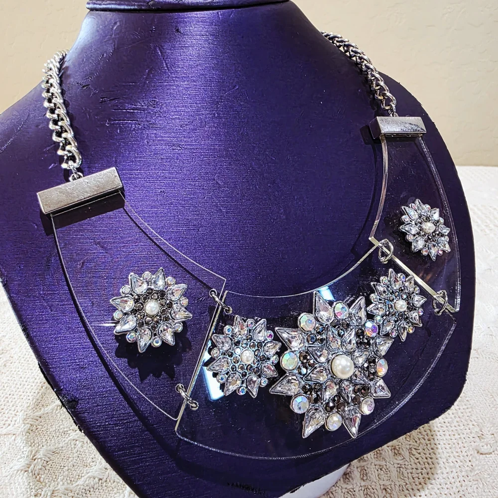 Runway OFAK Silver Pearl Rhinestone Snowflake Statement Acrylic Collar Necklace